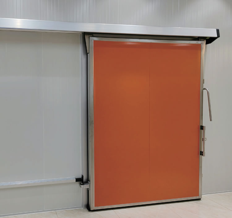 Low temperature sliding cold storage door 